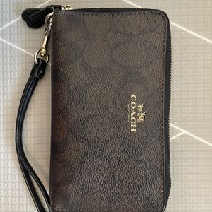 Coach classic wallet clutch with gold fixings wristlet